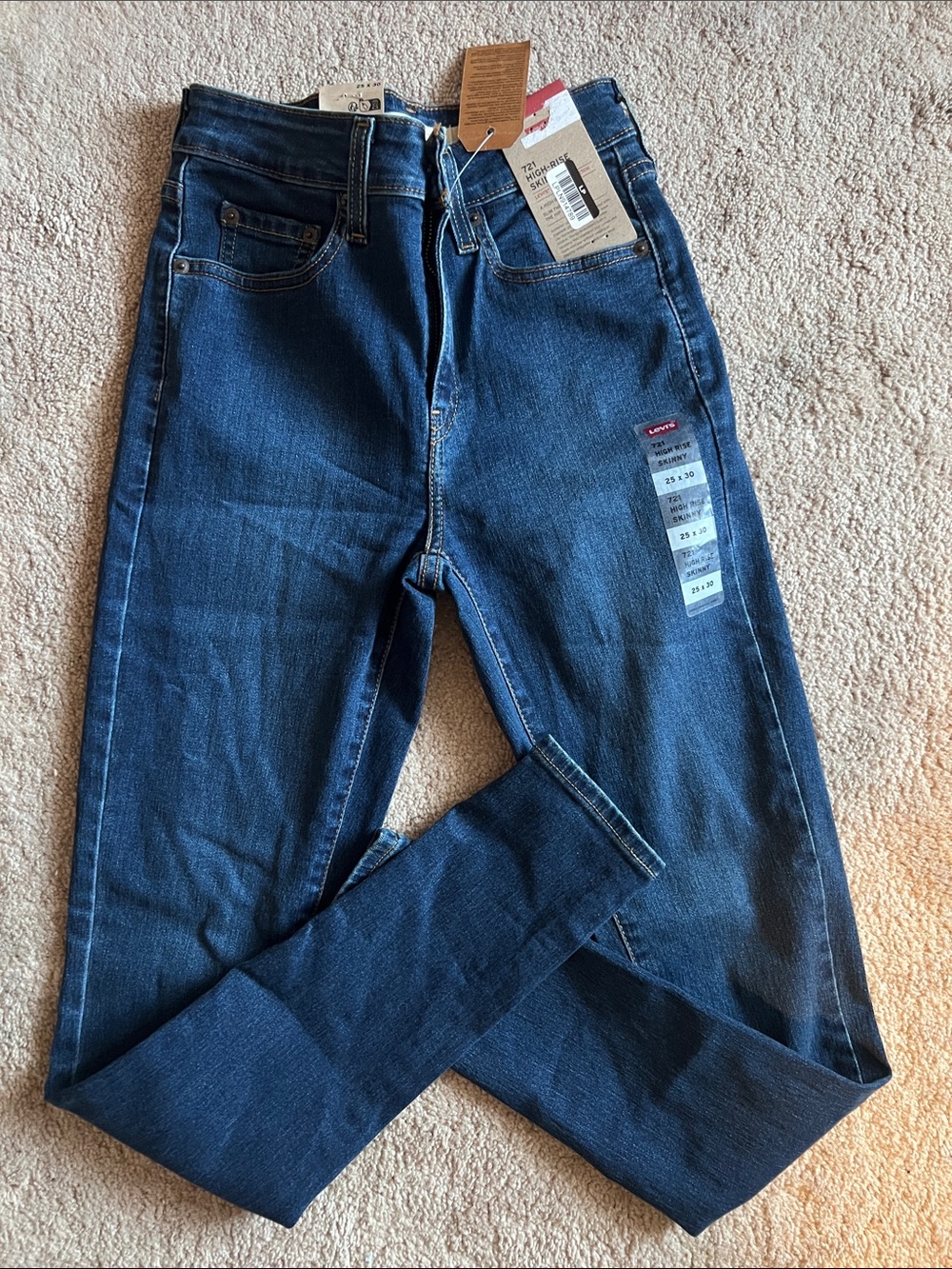 Levi's Skinny Jeans in Dark Blue Wash 24x30